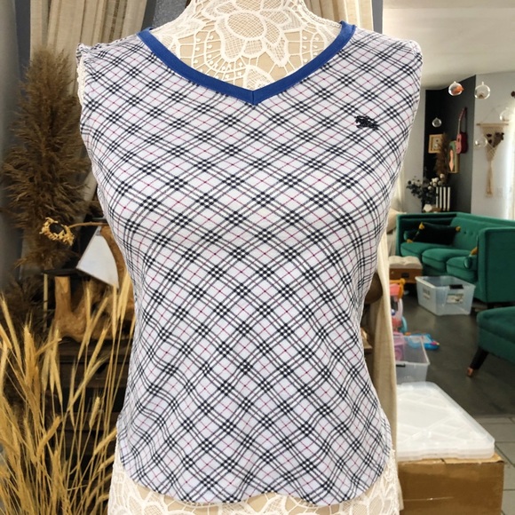 Authentic Burberry T-Shirt - Picture 1 of 14